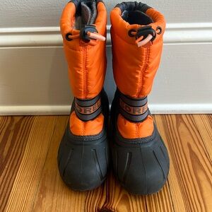 Sorel snow boots kids size 13